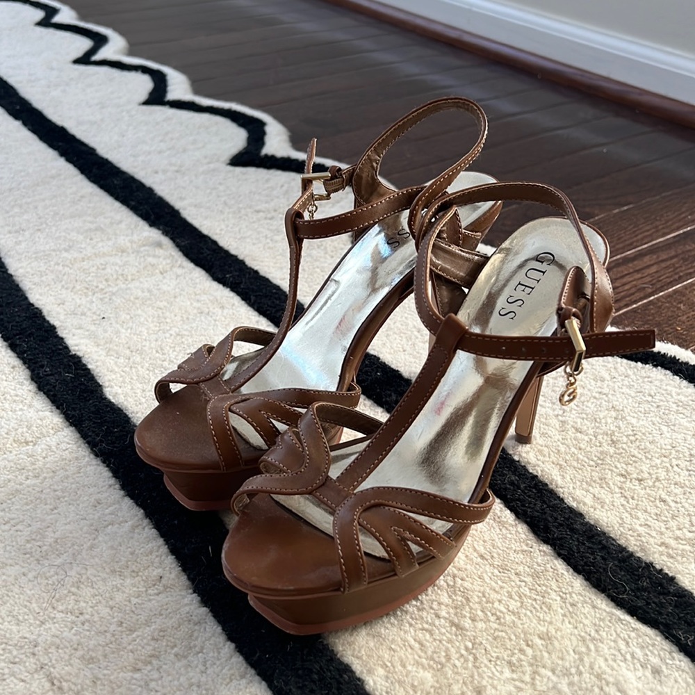 Guess Open Toe brown heels